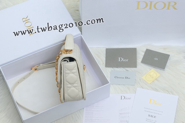 Dior专柜新款迪奥高仿原单小牛皮Cannage藤格纹珍珠链条包 djfk1667